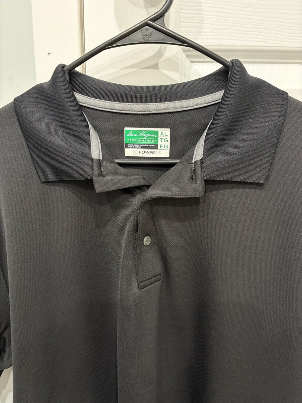 Izod Men’s Black Polo Shirt with Collar - Picture 3 of 6